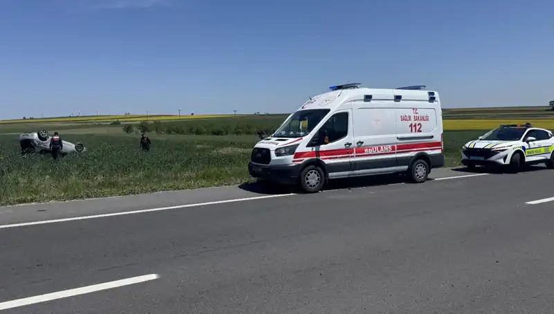 Edirne'de Otomobil Devrildi: Sürücü ve Eşinin Durumu Ciddi!
