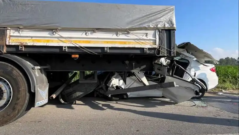 Sakarya'da Feci Kaza: Bir Kişi Hayatını Kaybetti, Olayın Detayları Şok Etti
