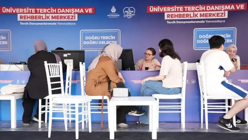 İstanbul'da Öğrencilere Özel 24 "Tercih Danışma ve Rehberlik Merkezi" Açıldı