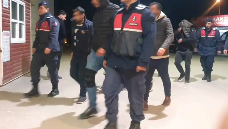 Uyuşturucu Partisine Baskın: Bağ Evinde Şok Edici Manzaralar