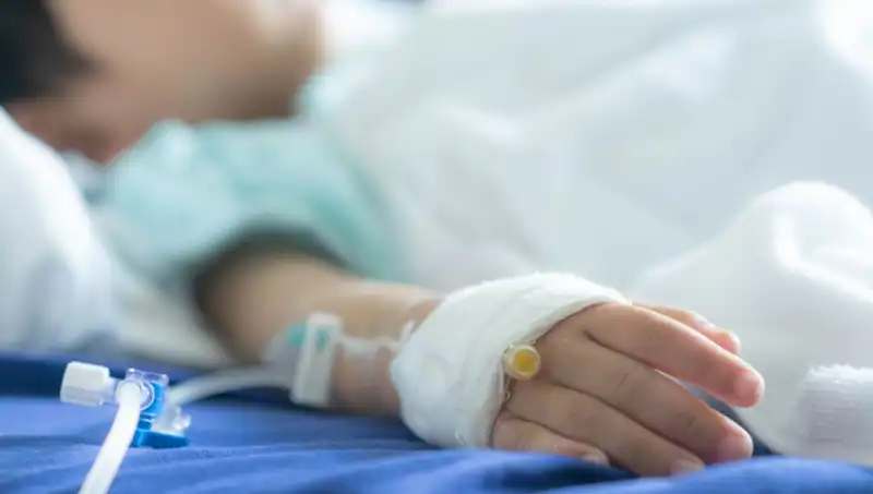 7 Yaşındaki Çocuk, Mıknatıs Yutmanın Tehlikelerini Yaşayarak Öğrendi