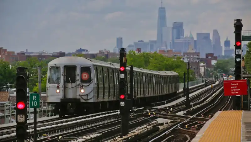 Gençlerin Tehlikeli Eğlencesi: Metro Sörfü’nün Sonuçları Acı Veriyor