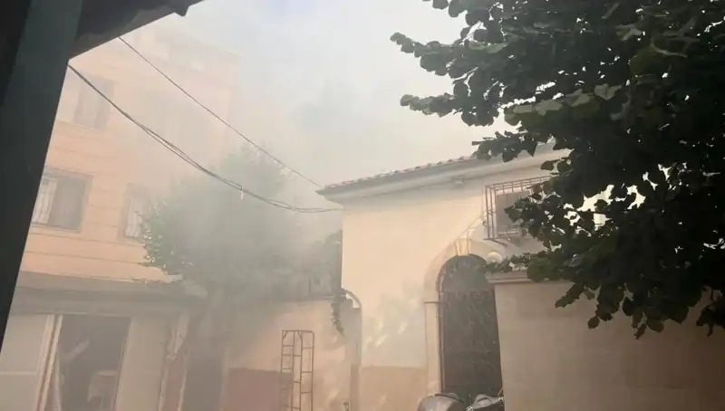 Tarihi Tahta Minare Hamamı'nda Yangın Paniği: Fatih'te Tüm Gözler Olayda