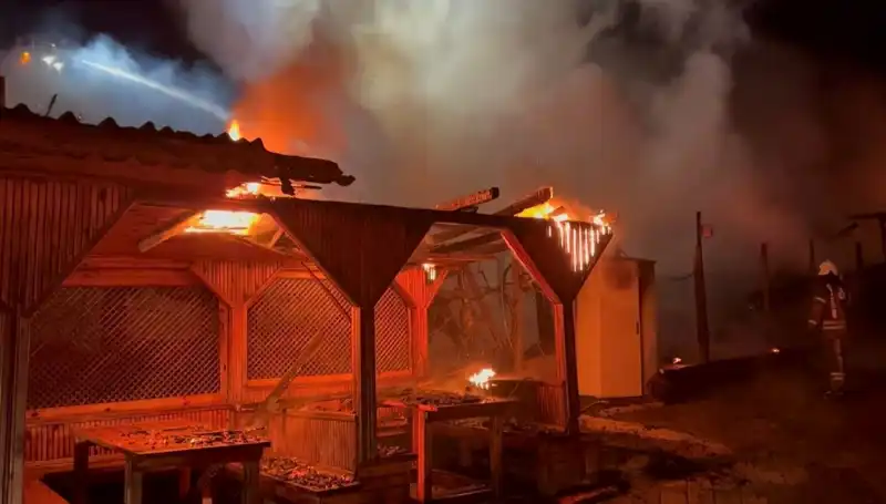 Şile'de Altı Gözleme Restoranı Korkunç Bir Yangınla Yok Oldu!