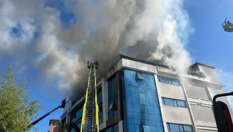 Esenyurt'ta Tekstil Atölyesinde Korkutan Yangın: Olayın Ayrıntıları