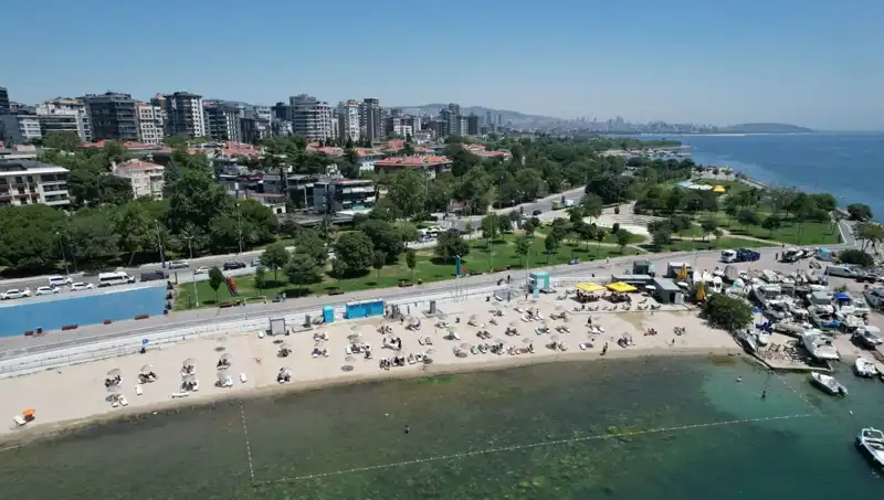 İstanbul'da Sıcak Hava, Caddebostan Sahili'ni Büyüledi