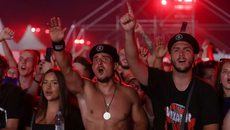 Thompson Konserinde Yaşanan Nazi Selamı Skandalı: Sıcak Gelişmeler