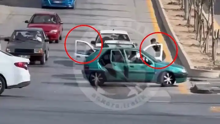 Trafikte Bıçak ve Kılıçlarla Saldırı: Güvenlik Alarmı Mı?
