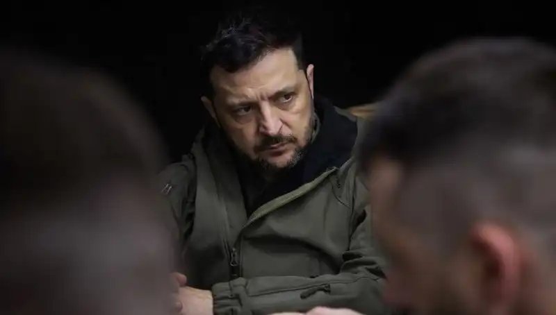 Zelenski'den Çarpıcı NATO Açıklaması: "Nadir Element Anlaşmasında Yer Almıyoruz"