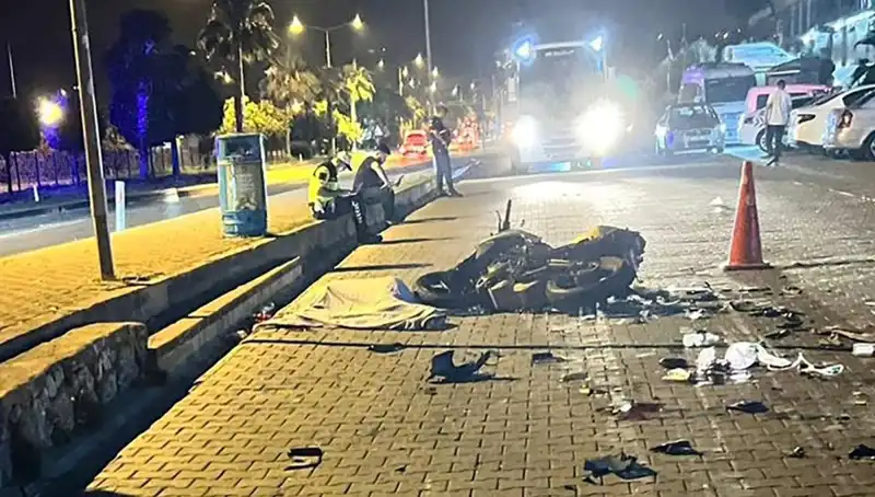 Alanya'da Motosiklet Kazası: Gençlerin Hayatını Kayıp Eden Talihsiz Olay