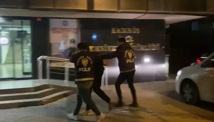 Galatasaray Taraftarına Saldıran Şüpheli Kısa Sürede Yakalandı, Olayın Perde Arkası Ortaya Çıktı