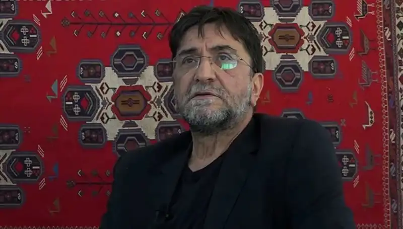 Gazeteci Nihat Genç, Türk Medyasının Sesini Kaybetti: Anıları ve Mirası
