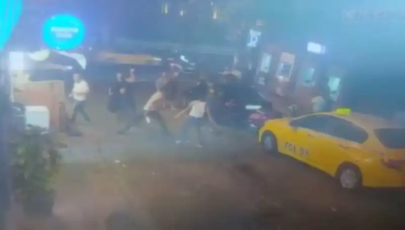 Beyoğlu'nda Kavga: Laf Atma Meselesi Neden Sıçradı?