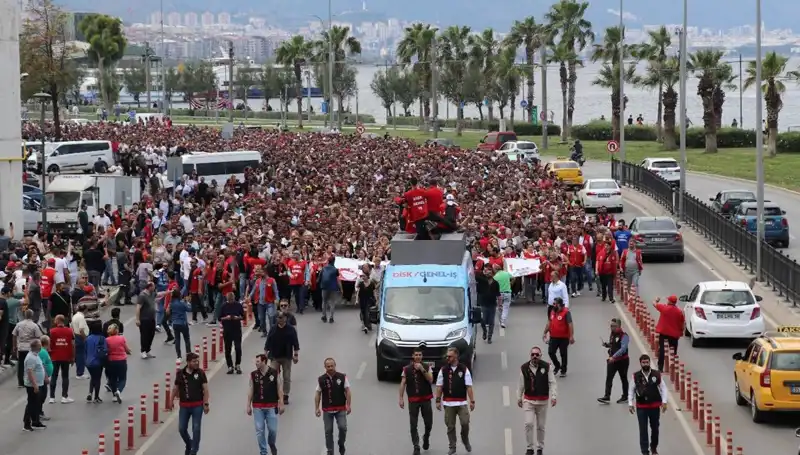 İzmir'de Grev Başladı: İşçiler 4 Gündür Hakkını Arıyor