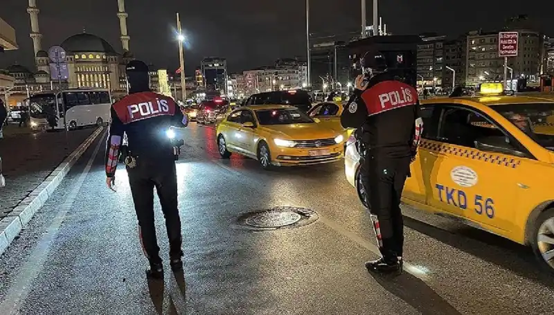 İstanbul'da Huzur Operasyonu: Bir Gecede 873 Kişi Gözaltına Alındı