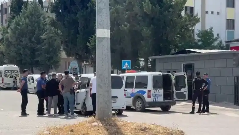Adliye Önünde İki Aile Çatıştı: Yaralılar ve Gözaltına Alınanlar Var
