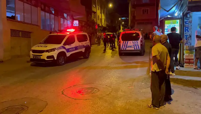 Firari Hükümlü Koruma Amacıyla Polise Saldırıldı: Chaos Gözler Önünde Yaşandı!