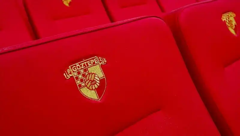 Göztepe, Futbolcu Junior Olaitan ile Anlaşma Sağladı
