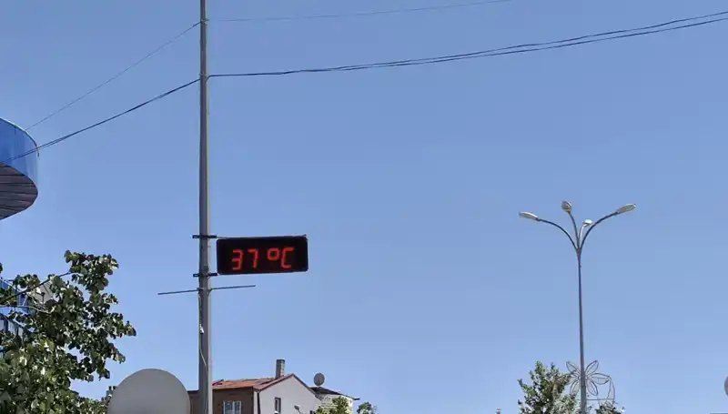 Yazın Zirve Noktası: Termometreler Şehirde 38 Dereceyi Gördü