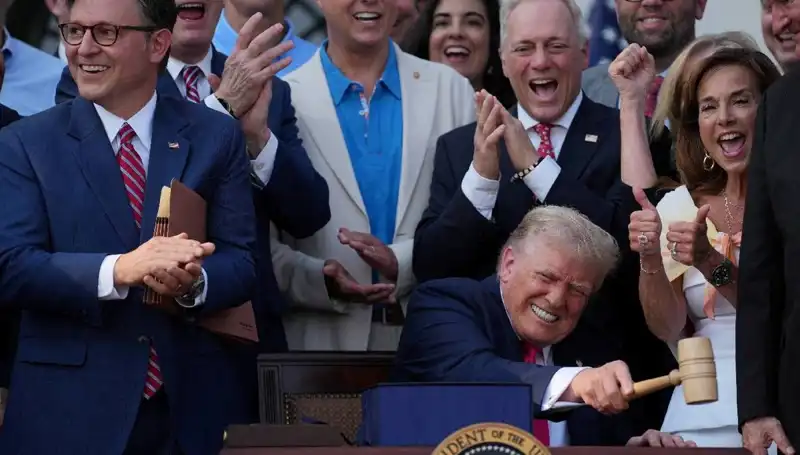 Trump’ın İmzayı Attığı "Büyük, Güzel Yasa Tasarısı" Neleri İçeriyor?