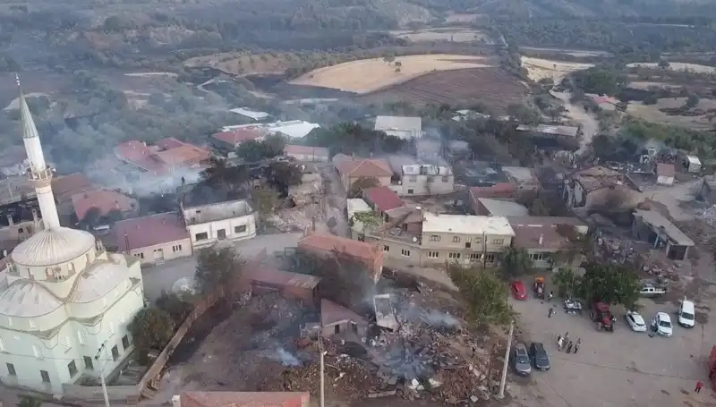 Çanakkale'de Orman Yangını Korkunç Boyutlara Ulaştı, Havadan Görüntülendi!