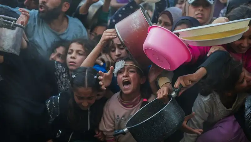 Gazze'de Açlık Krizi Derinleşiyor: Un Stokları Tükendi