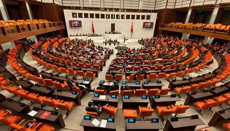 Emekli İkramiyesi 4 Bin TL’ye Çıkıyor: İlk Adımlar TBMM’de Atıldı