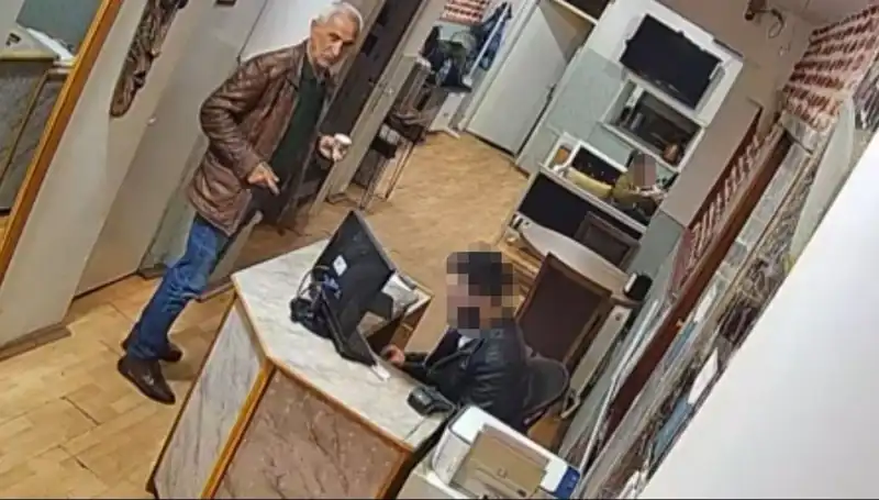 Özgür Özel'e Saldırıdan Sonra Selçuk Tengioğlu'nun Olay Yerden İlk Görüntüleri