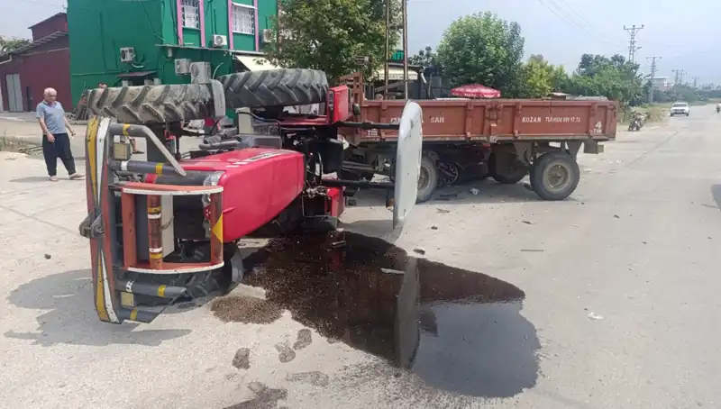 Traktör ile Otomobil Çarpıştı: Kazada İki Kişi Yaralandı