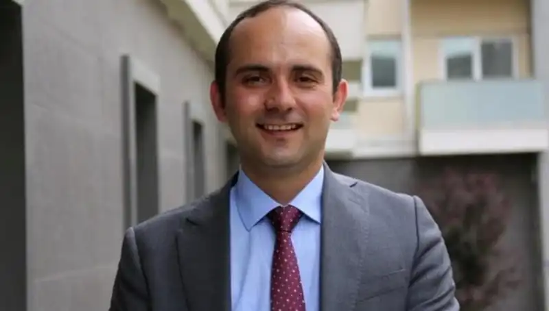 Anayasa Mahkemesi'nden Tayfun Kahraman Kararı: Adalet Mi, Siyasi Bir Oyun Mu?