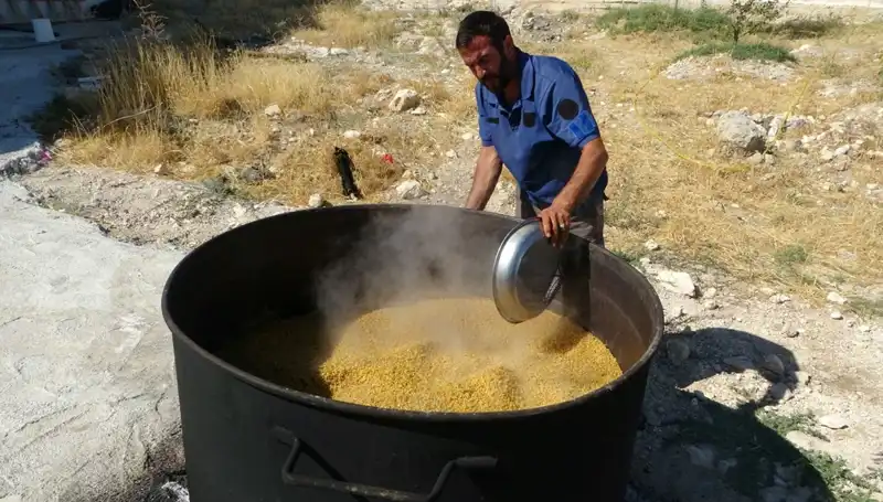 Her Yıl Geleneği Değiştirmeyen Festivaller: Kazanlar Kaynamaya Başladı!