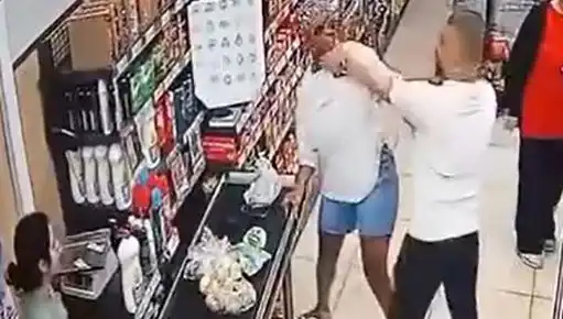 Market Kasa Sırasında Şok Eden Saldırı: Çocuğun Önünde Kadına Yapılan Baskın