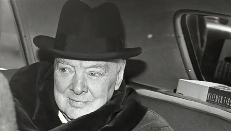 Tarihi Churchill’in Bekar Evi Satışta: 3,75 Milyon Sterlinle Yeni Sahibini Bekliyor!